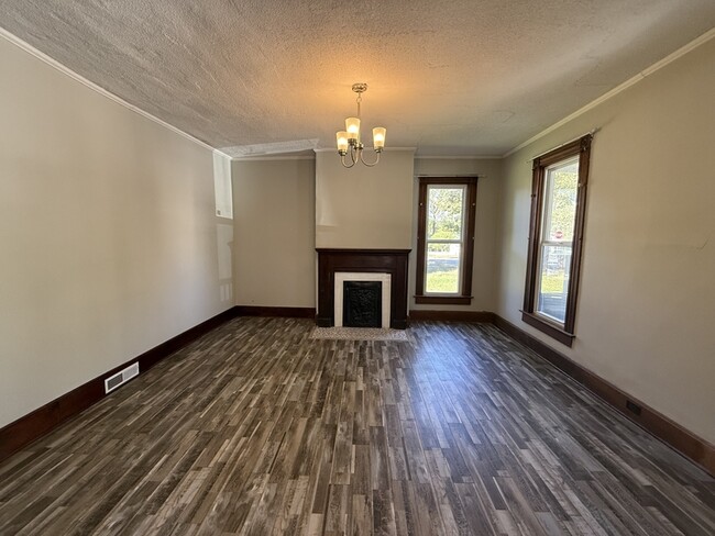 Building Photo - 23 E Brown St