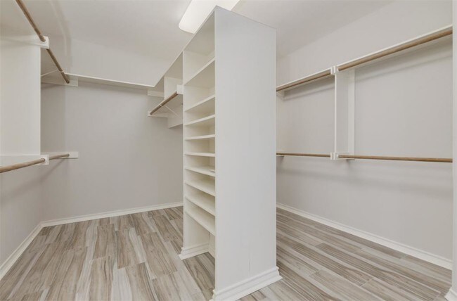 Building Photo - 5403 Kings Ransom Ct