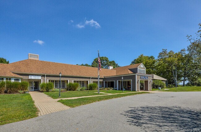 Building Photo - 180 Heritage