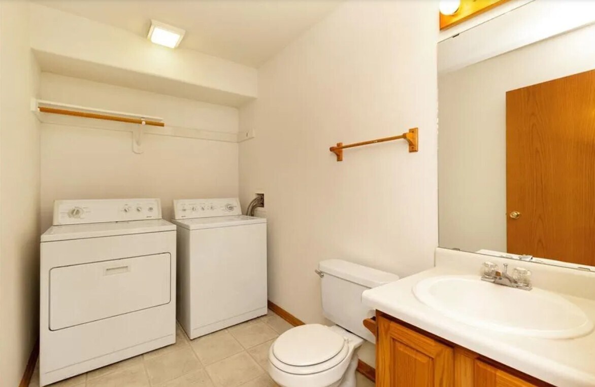 Building Photo - 2412 Emma Ave