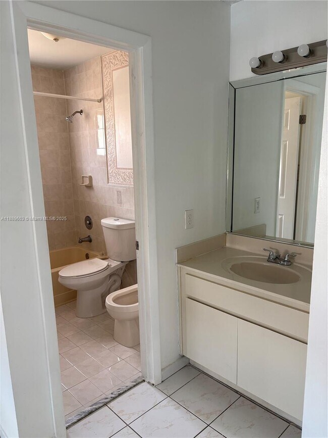 Building Photo - 2258 W 74th St