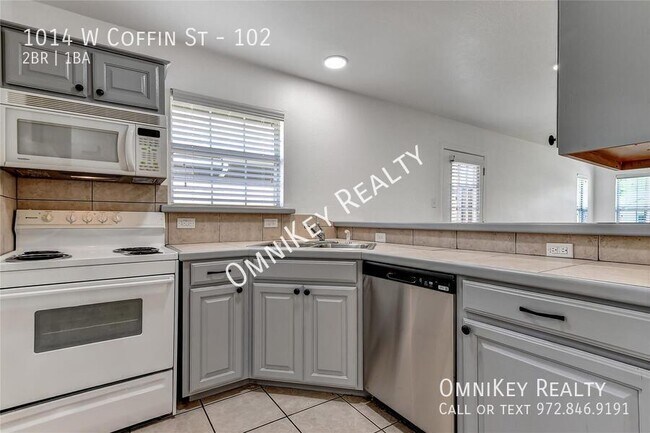 Building Photo - 1014 W Coffin St