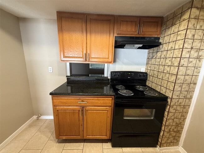 Building Photo - 12875 High Star Dr