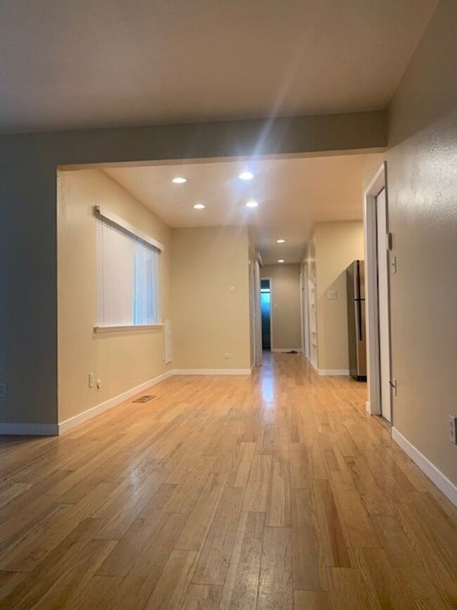 Primary Photo - 3 br, 2 bath House - 1318 TOPAZ WAY