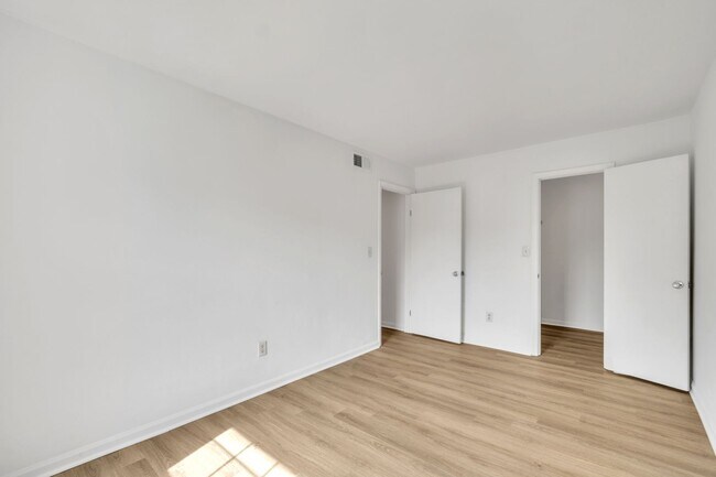 Building Photo - Now Leasing - November 2025 - 2 Bedroom Fu...