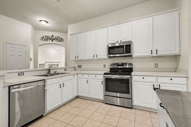 Building Photo - 1707 Briarhollow Dr