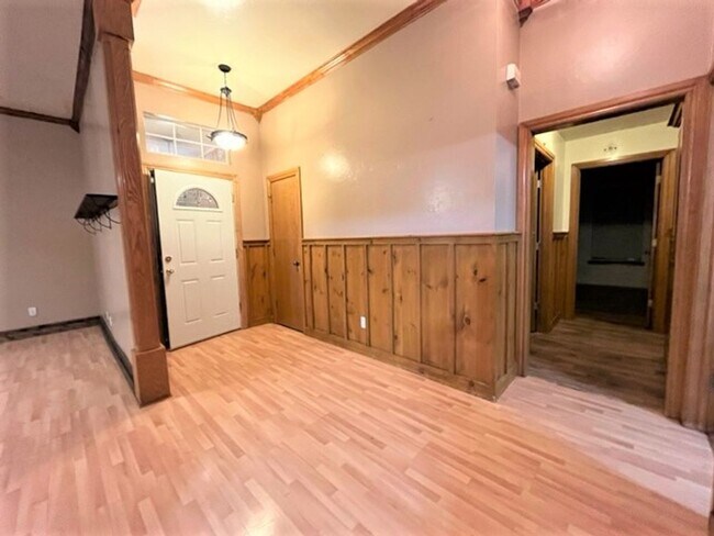 Building Photo - 8104 Eagle Cir