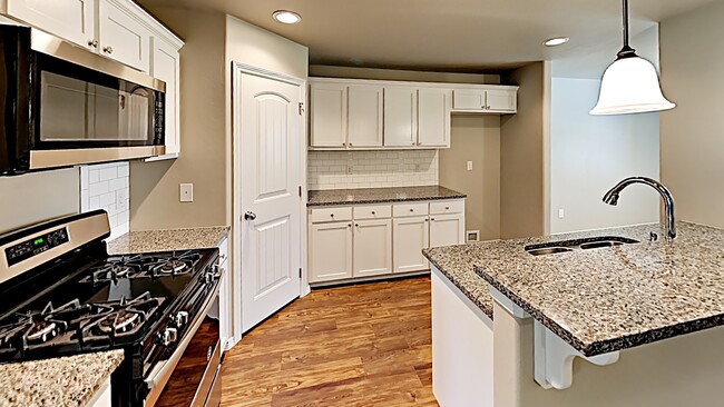 Building Photo - Wonderful 3 Bedroom 2 Bath Home Near Tinke...