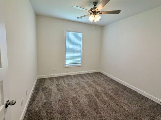 Building Photo - Now Leasing a spacious 5-bedroom 3 bath home in Olive Branch @ Southbranch.