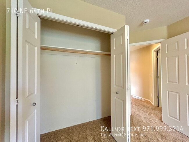Building Photo - 710 NE 64th Pl