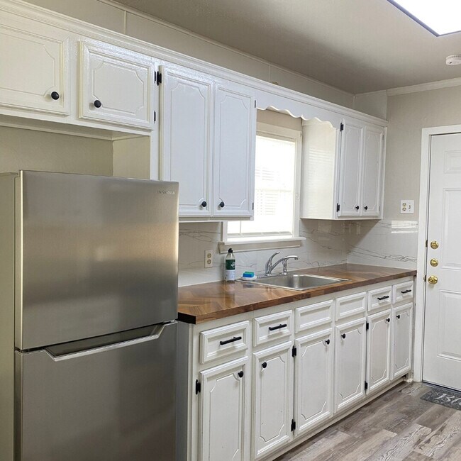 Building Photo - 1538 S 19th St