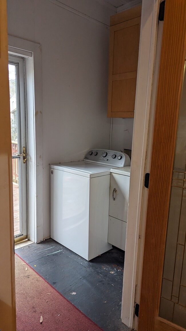 Building Photo - Comfy 2BR Home Near McLeod & MUSC