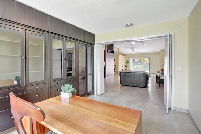 Building Photo - 1541 SW 102nd Terrace