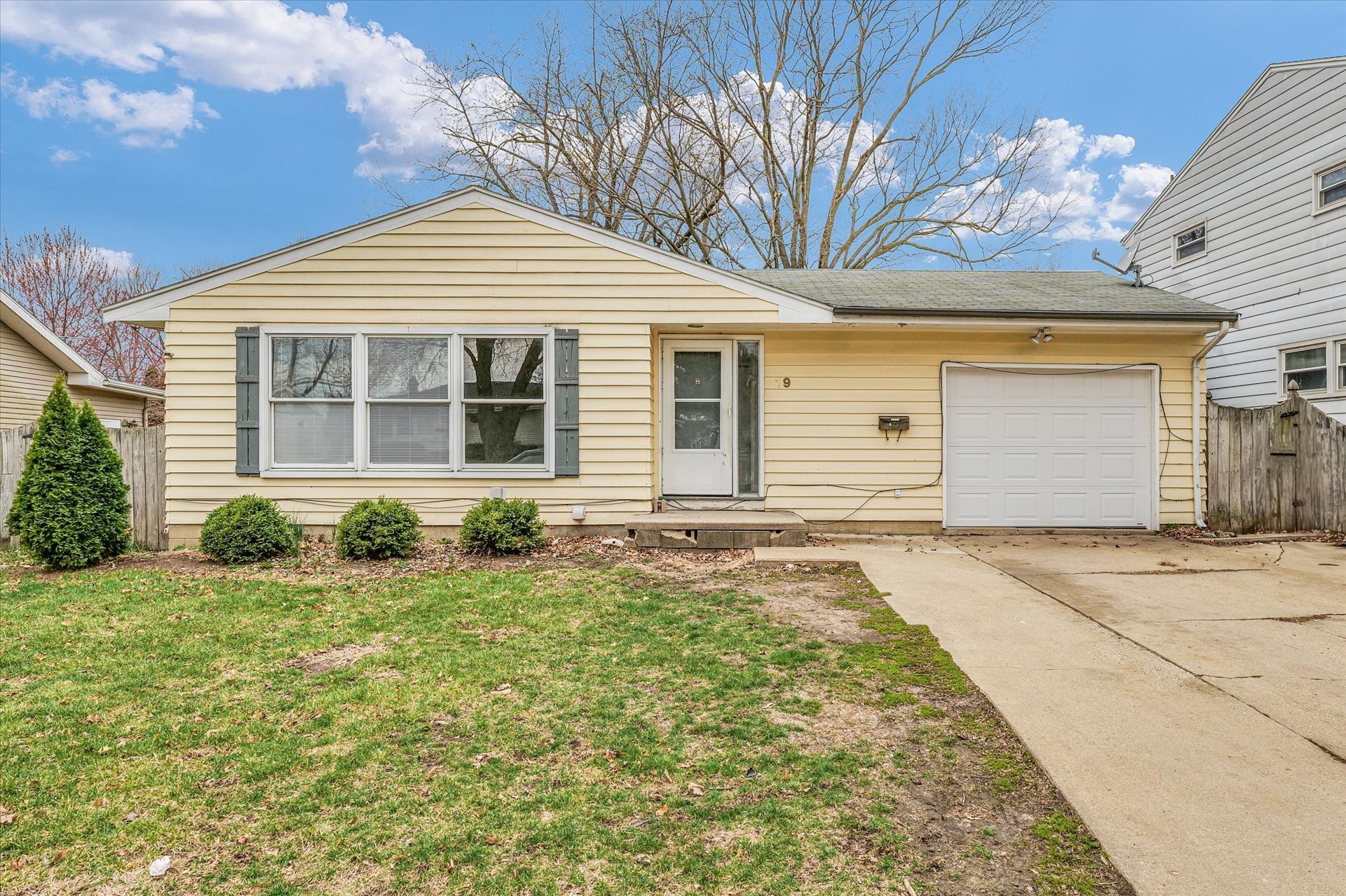 Building Photo - 19 Delaine Dr