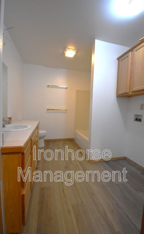 Building Photo - 9 Michael Grove Ave