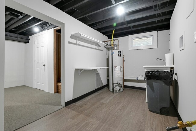 Building Photo - 25 Marinus St