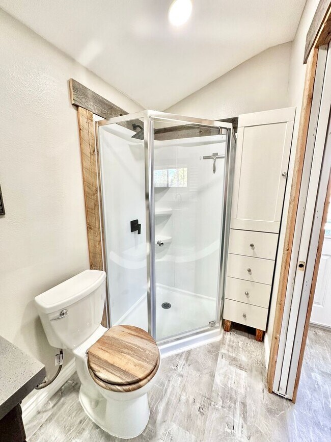 Building Photo - Beautiful Upstairs Studio Guest House Unit on Private Property, Amazing Views, All Main Utilities...