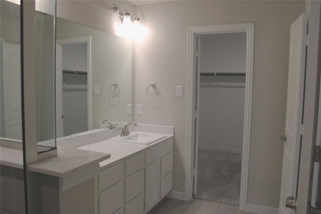 Building Photo - 2908 Mare Dr