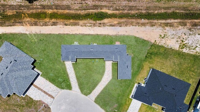 Building Photo - 4987 Fairway Ct