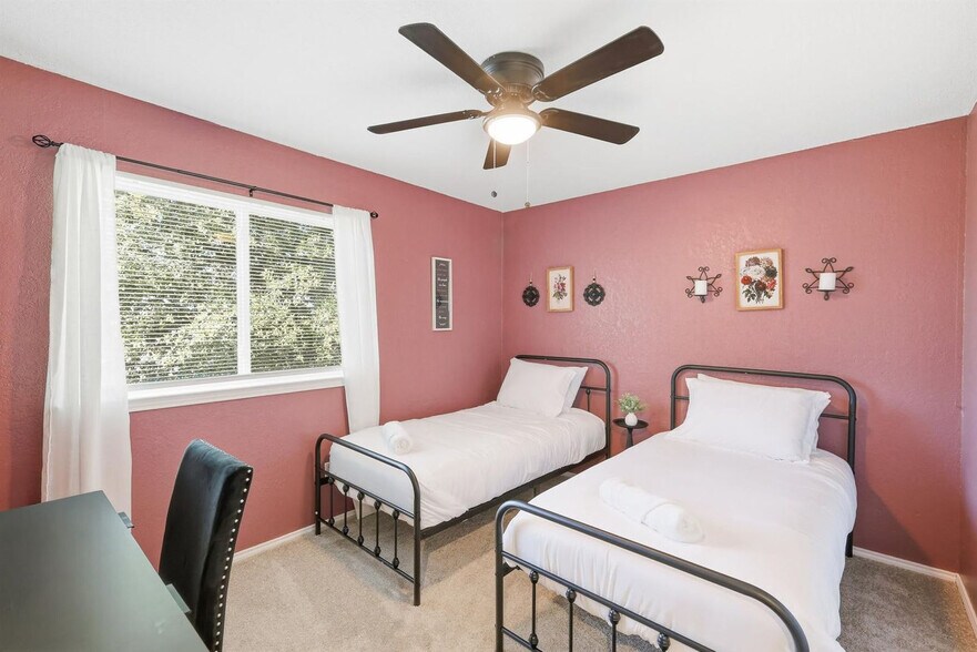 Building Photo - 2162 E Arkansas Ln