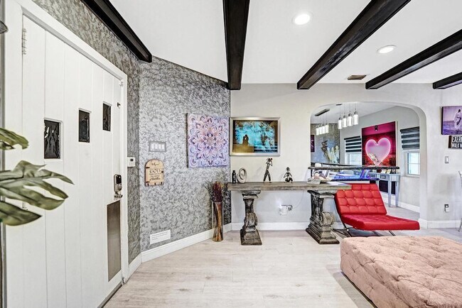 Building Photo - 2000 Jackson St