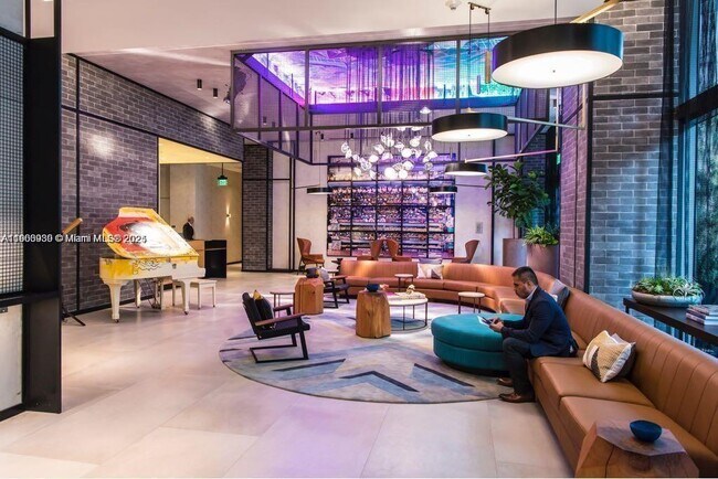 Building Photo - 121 NE 34th St