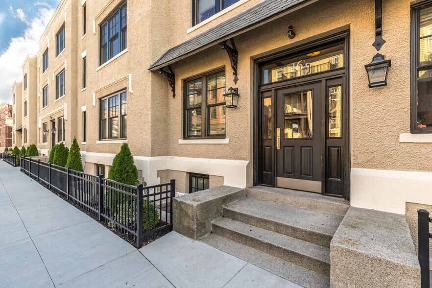 Building Photo - 12 Harvard Terrace