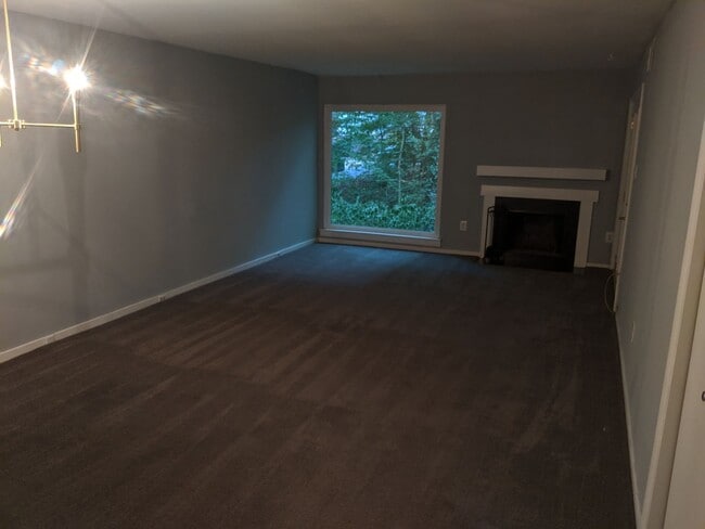Building Photo - Two bedroom condo