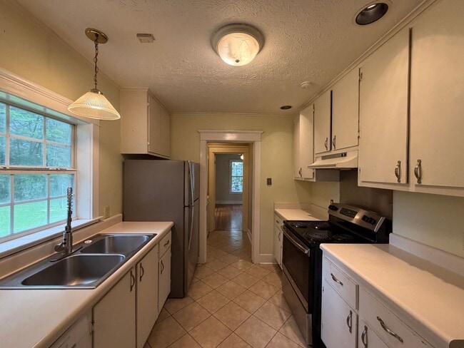 Building Photo - 207 Goodman Pl