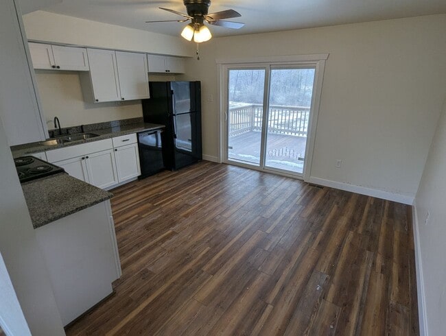 Building Photo - Fully Renovated 3 Bedroom Ranch