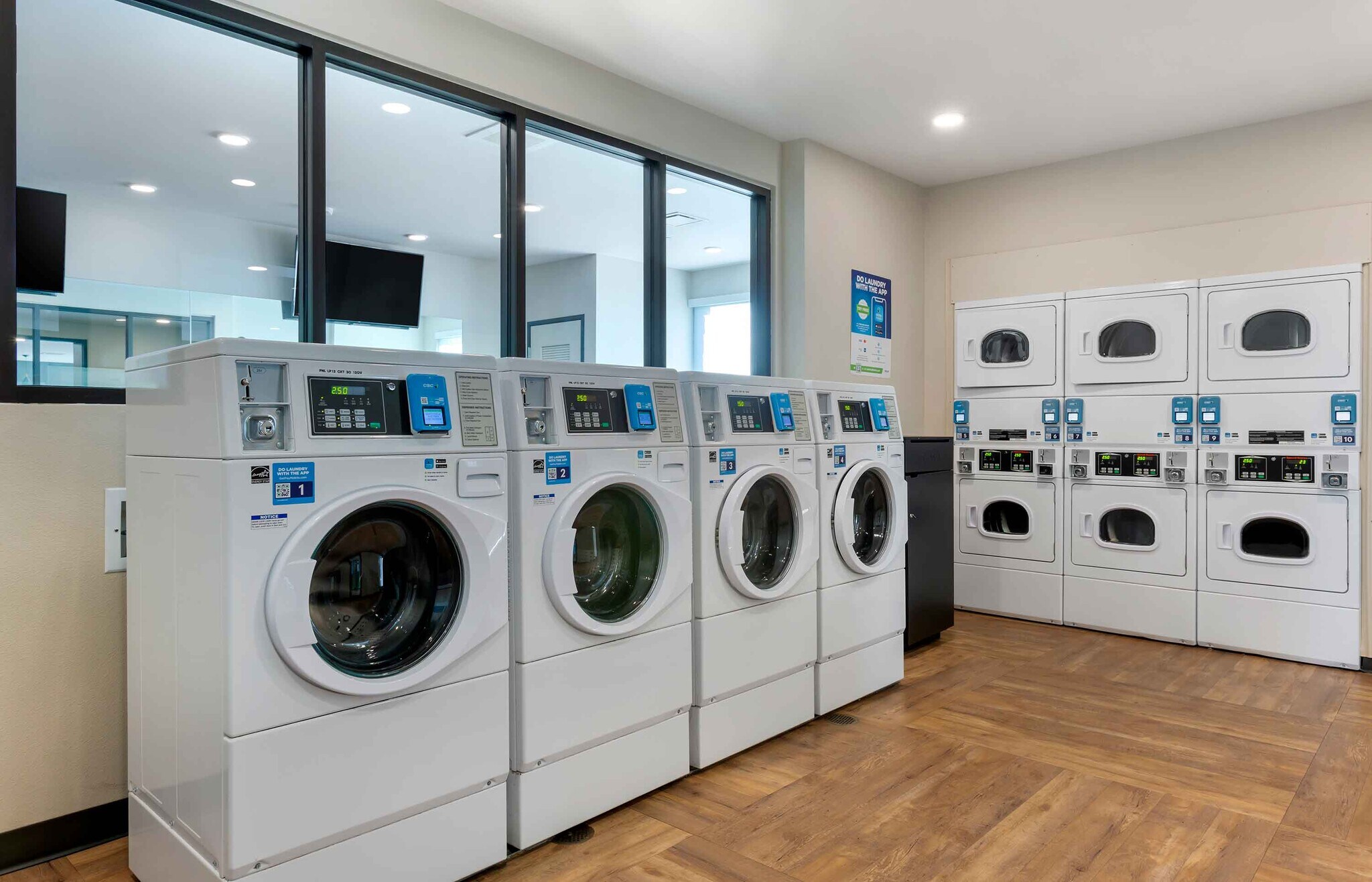 Building Photo - Furnished Studio-Chandler