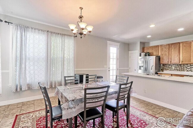 Building Photo - Must see paired home in Coal Creek