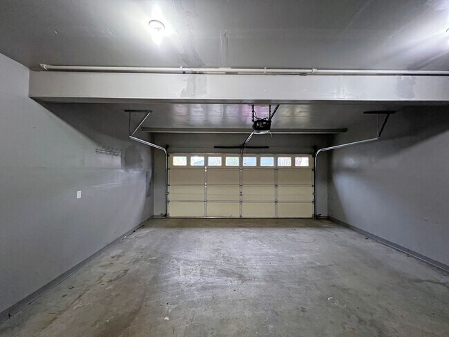 Building Photo - 3 Bedroom  2 Bath Home in Desirable Maple Valley