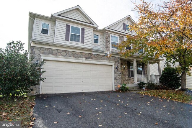 Building Photo - 20 Aster Ln