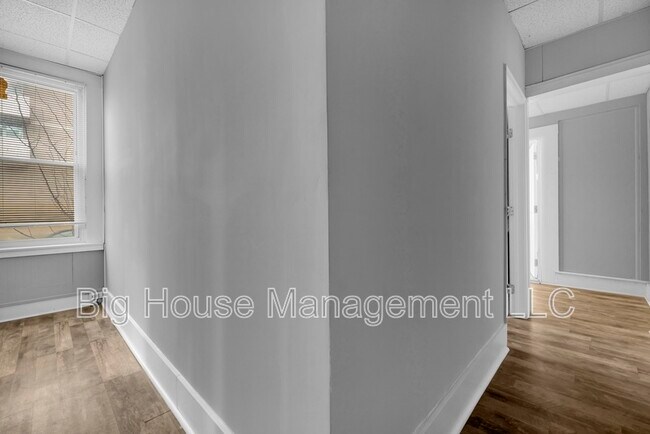 Building Photo - 339 E 25th St