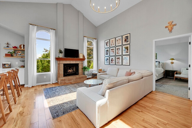 Building Photo - 14602 E Bellewood Pl