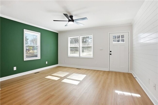 Building Photo - 127 Perry St