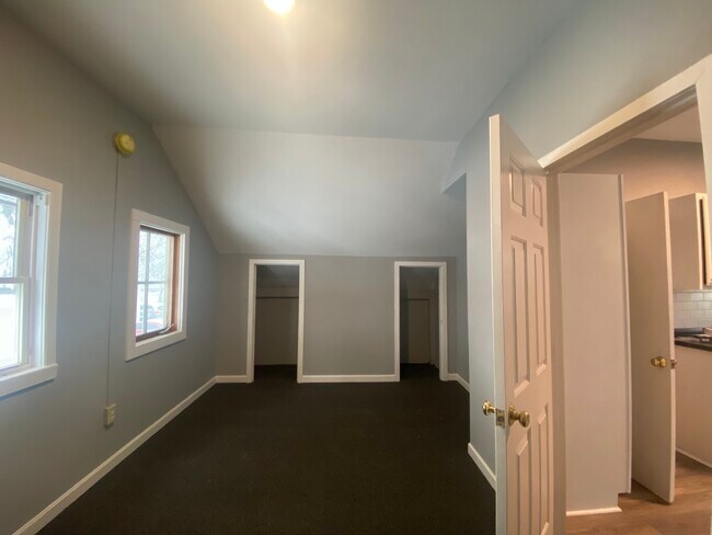 Building Photo - 55 Chase St