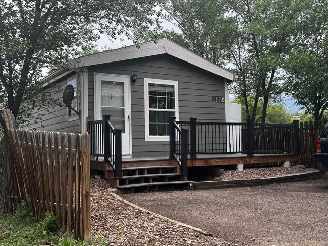 Building Photo - 2407 W Cache La Poudre St