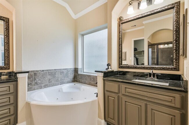Building Photo - 23 Langstone Place