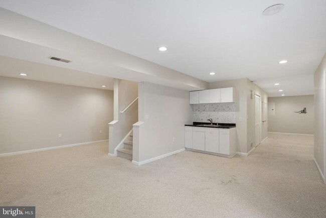 Building Photo - 47118 Garrett Pl