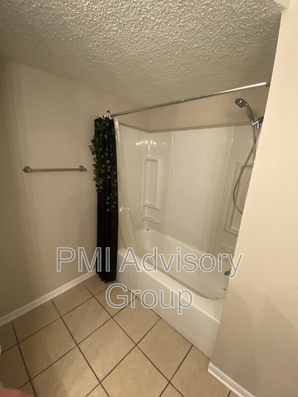 Building Photo - 3101 SW Macvicar Ave
