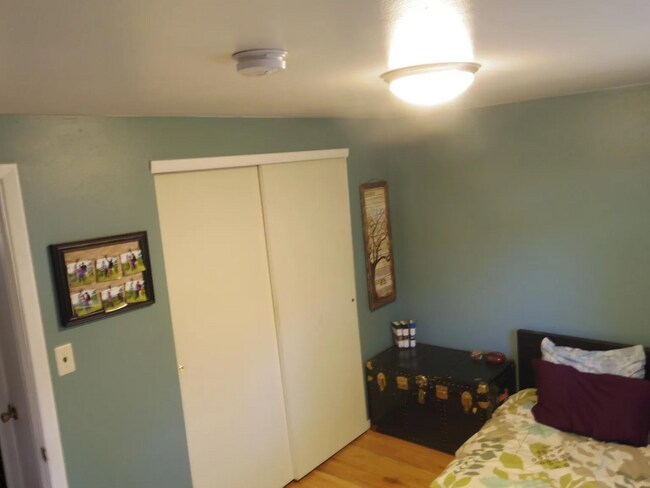upstairs bedroom 2 - 4038 Kalamath St