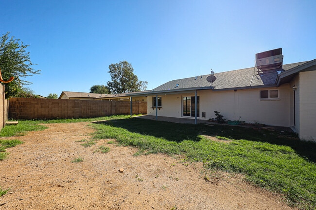 Building Photo - 408 W Oraibi Dr