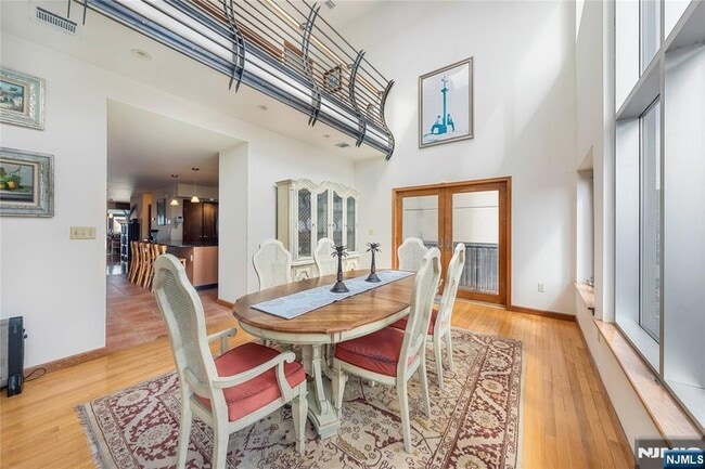 Building Photo - 220 Harrison Ave