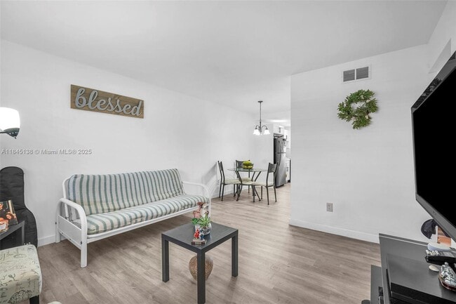 Building Photo - 6550 Royal Palm Blvd
