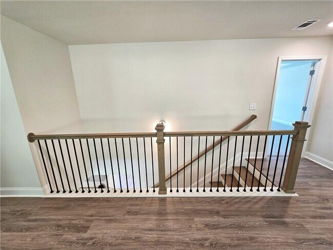 Building Photo - 7325 Yewtree Dr
