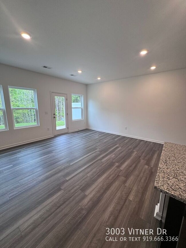 Building Photo - 3003 Vitner Dr