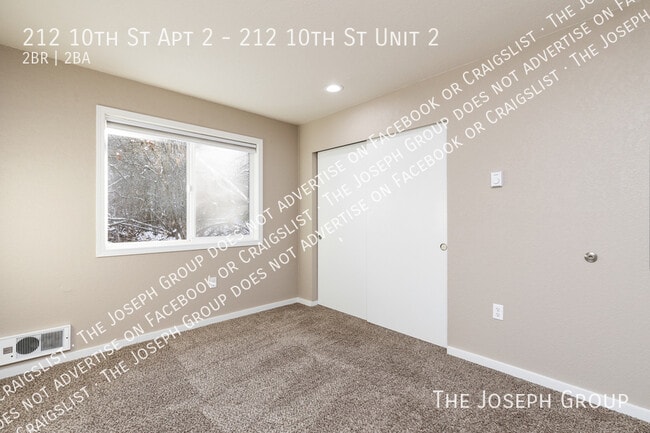 Building Photo - 212 10th St