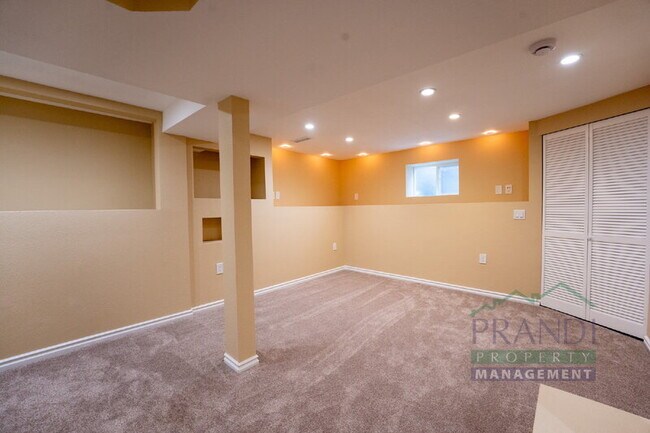 Building Photo - 40 Pleasant Ln